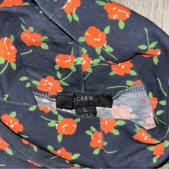 Flower Pattern Turtle Neck - Picture 3 of 3